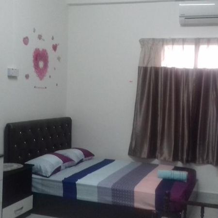 Homestay Permai 8 산다칸 외부 사진